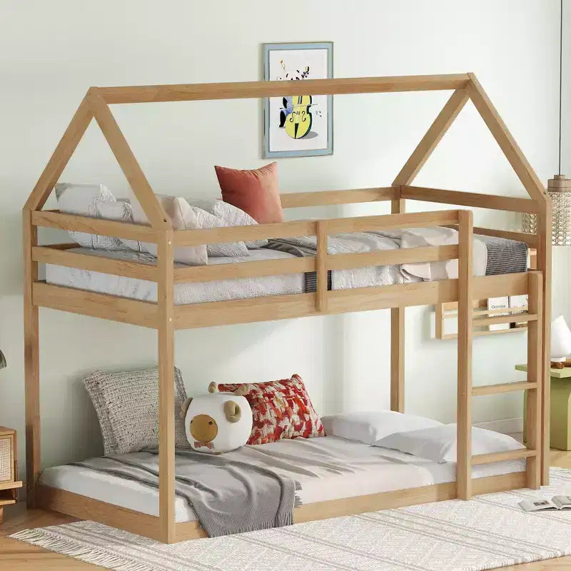 Lit superposé cabane en bois de caoutchouc, taille jumelle sur jumelle, avec échelle et barrières de sécurité, pour enfants
