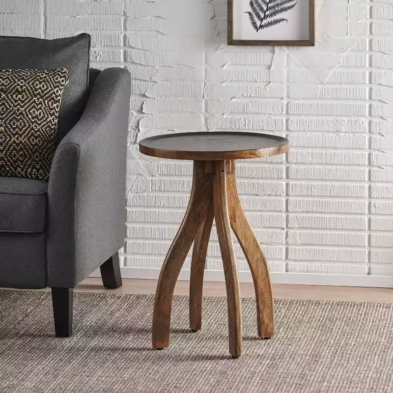 Table d'appoint élégante de style bohème en bois de manguier, table de bout pour salon avec plateau incurvé à rebord aux tons terreux