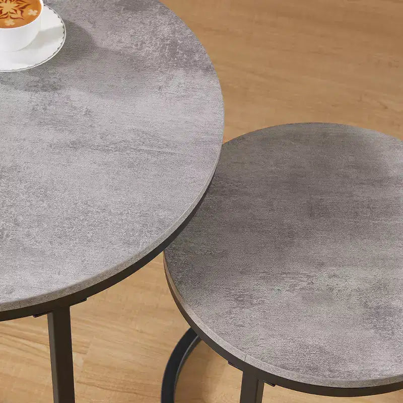 Table gigogne ronde de 24 po, Table d'appoint/à café, Fini bois gris aspect béton ciré, Peu encombrante, Style industriel moderne
