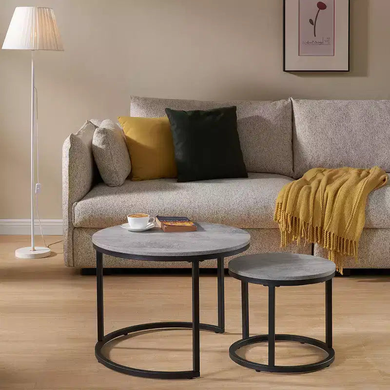 Table gigogne ronde de 24 po, Table d'appoint/à café, Fini bois gris aspect béton ciré, Peu encombrante, Style industriel moderne